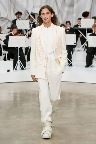 Look 53